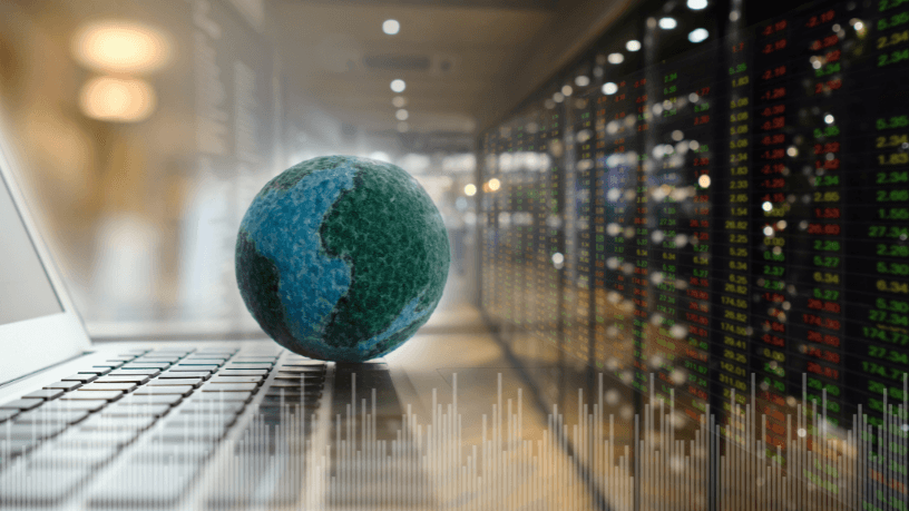 Crédito privado e fundos alternativos: Rodrigo Balassiano explica estratégias para aproveitar um cenário de juros em queda.